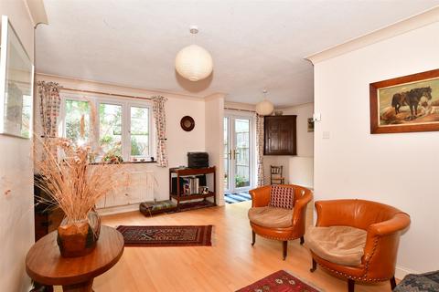 11 Margetts Place, Lower Upnor, Rochester, ME2 4XF