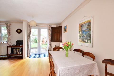 11 Margetts Place, Lower Upnor, Rochester, ME2 4XF