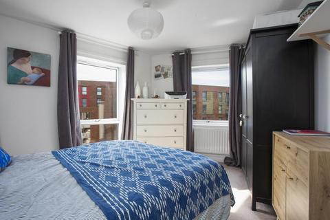 2 bedroom flat for sale - John Thornycroft Road, Southampton SO19