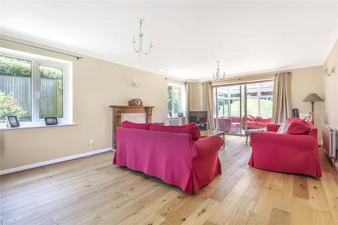 4 bedroom detached house to rent, Turners Gardens, Sevenoaks, Kent, TN13