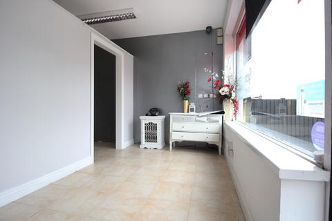 Property to rent, Brynamlwg, Pontyclun CF72 9AU