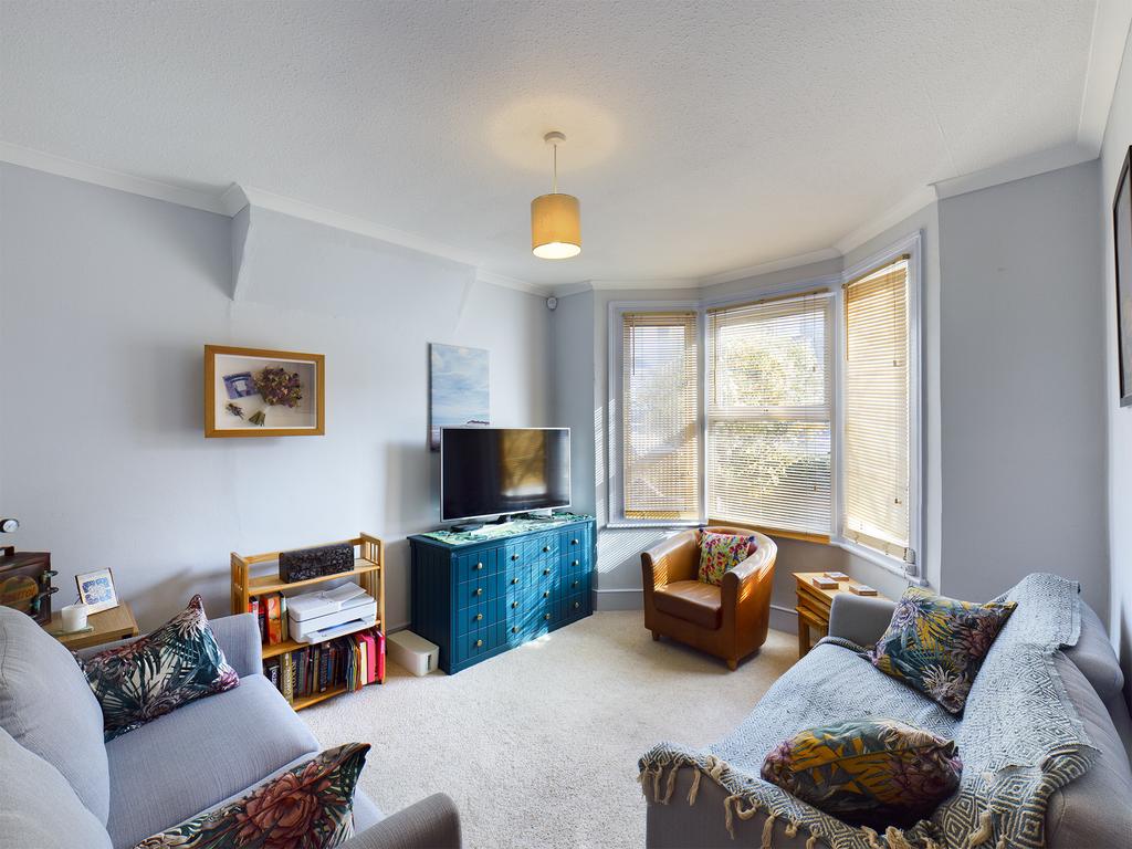 Gurdon Road, Charlton, SE7 1 bed flat £1,400 pcm (£323 pw)