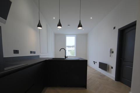 2 bedroom flat to rent - The Causeway, Altrincham, Cheshire