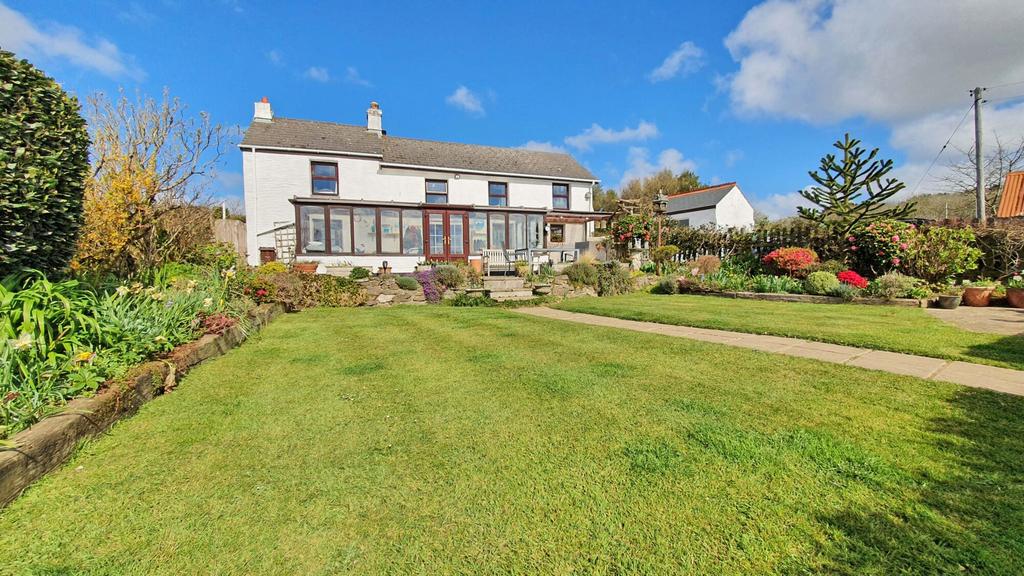 Blackwater, Truro 4 bed detached house for sale £745,000