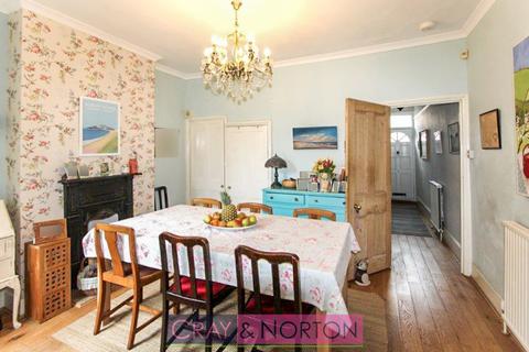 2 Stroud Road, London, SE25 5DR