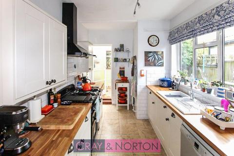 2 Stroud Road, London, SE25 5DR