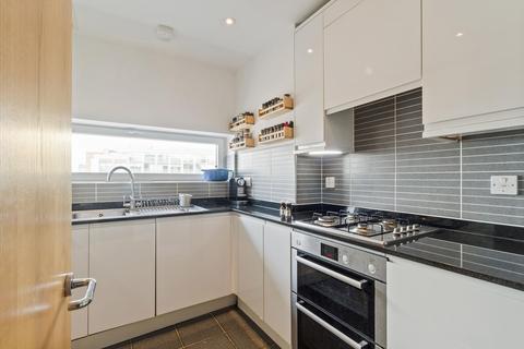 2 bedroom flat for sale, Wells Street, London, W1T