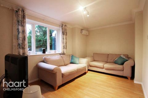 27 Brooklands Walk, Chelmsford, CM2 9BH