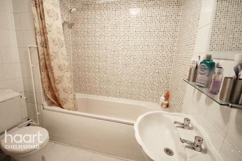 27 Brooklands Walk, Chelmsford, CM2 9BH