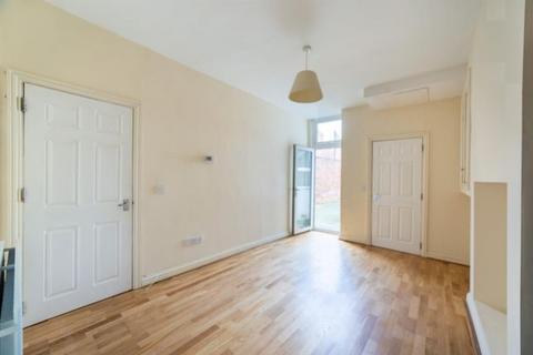 3 bedroom ground floor flat to rent, King John Terrace, Heaton, Newcastle Upon Tyne