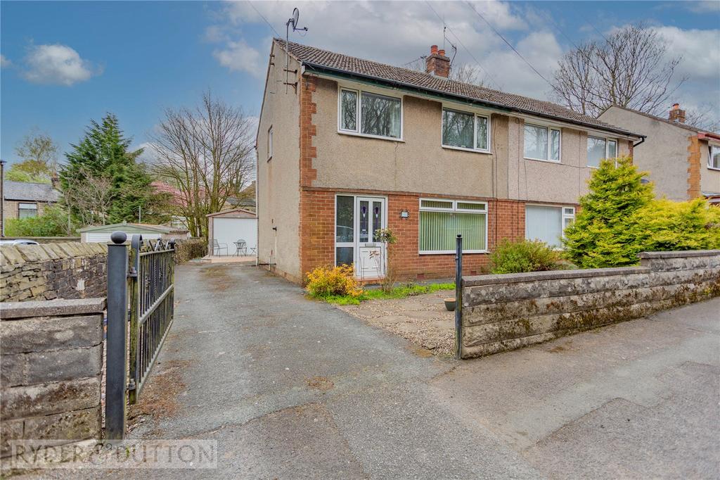 Cowpe Road, Cowpe, Rossendale, BB4 3 bed semidetached house £199,950