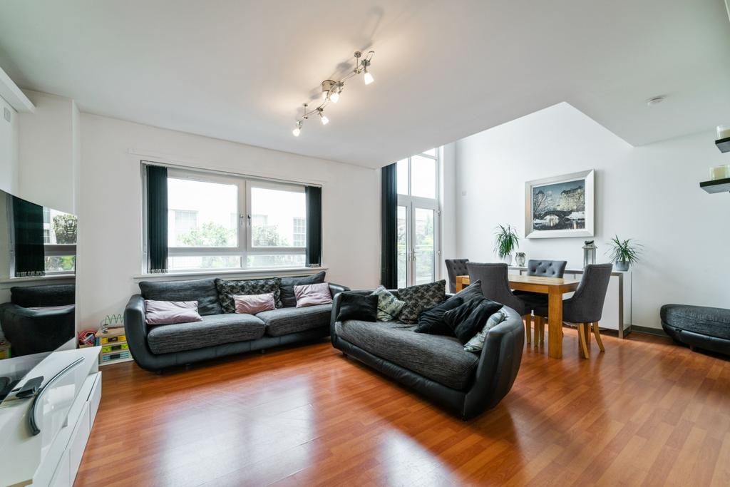 West Street, Flat 1/4, Tradeston, Glasgow, G5 8BN 2 bed duplex £199,000