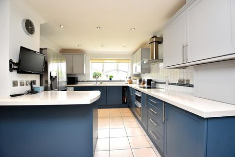 19 Heathfield Road, Holbrook, Ipswich, IP9 2QB