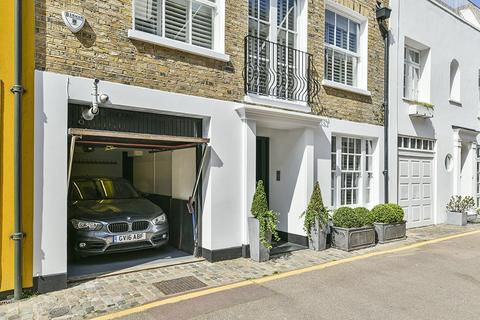 3 bedroom terraced house for sale, Clabon Mews, Knightsbridge, London