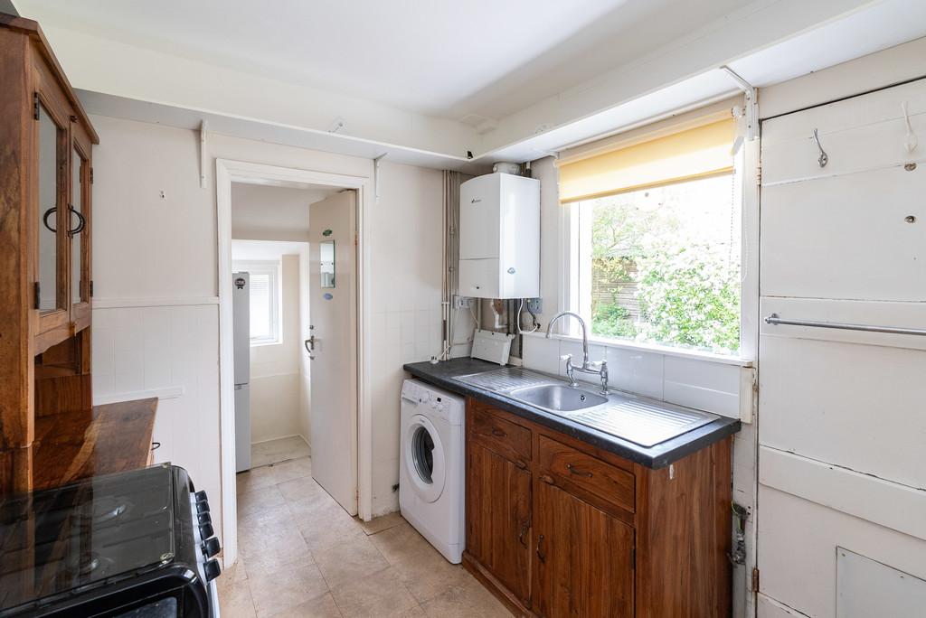 Spring Gardens, Dorking 2 bed semidetached house for sale £450,000