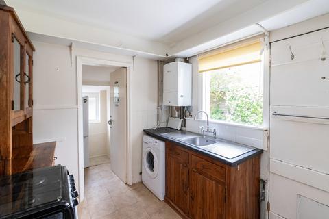 19 Spring Gardens, Dorking, RH4 1EE