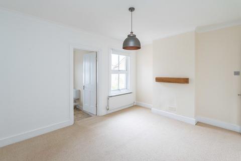 19 Spring Gardens, Dorking, RH4 1EE
