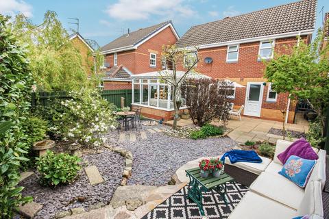 4 bedroom detached house for sale - Starling Close, Kidsgrove, Stoke-on-Trent