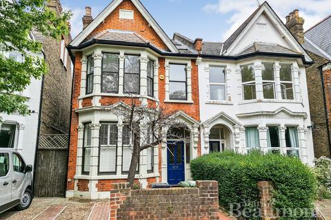 137 Culverley Road, London, SE6 2JZ