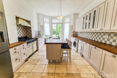 137 Culverley Road, London, SE6 2JZ
