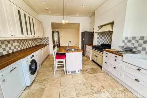 137 Culverley Road, London, SE6 2JZ