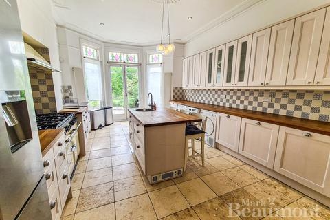 137 Culverley Road, London, SE6 2JZ