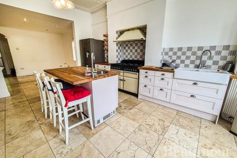 137 Culverley Road, London, SE6 2JZ