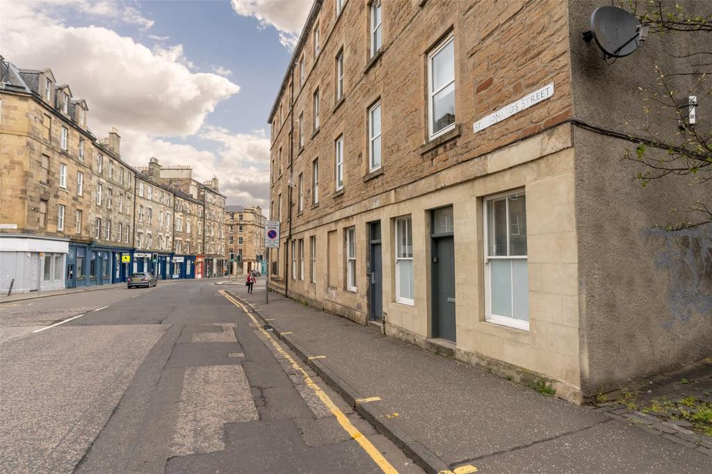 72 St. Leonards Street, Edinburgh, EH8 2 bed flat £1,450 pcm (£335 pw)