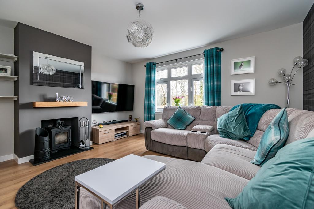 5 Eskvale Crescent, Penicuik, EH26 3 bed terraced house £185,000