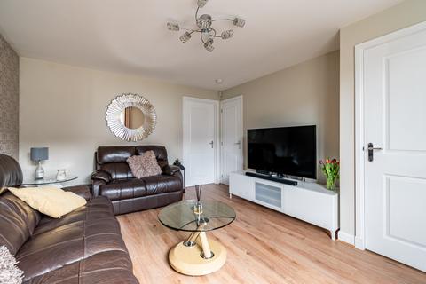 9 Dunnet Grove, Edinburgh, EH17 8TF