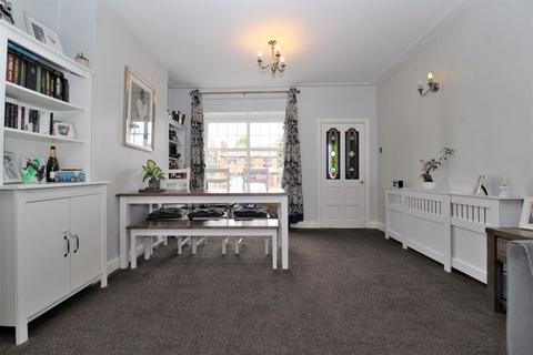 38 Lichfield Road, Bloxwich, Walsall, WS3 3LY