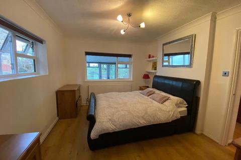 Flat 1, 28 Dornton Road, South Croydon, CR2 7DQ