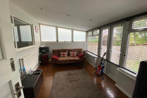Flat 1, 28 Dornton Road, South Croydon, CR2 7DQ