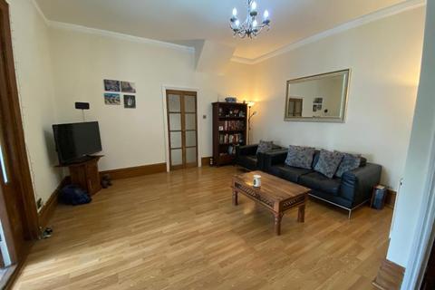 Flat 1, 28 Dornton Road, South Croydon, CR2 7DQ