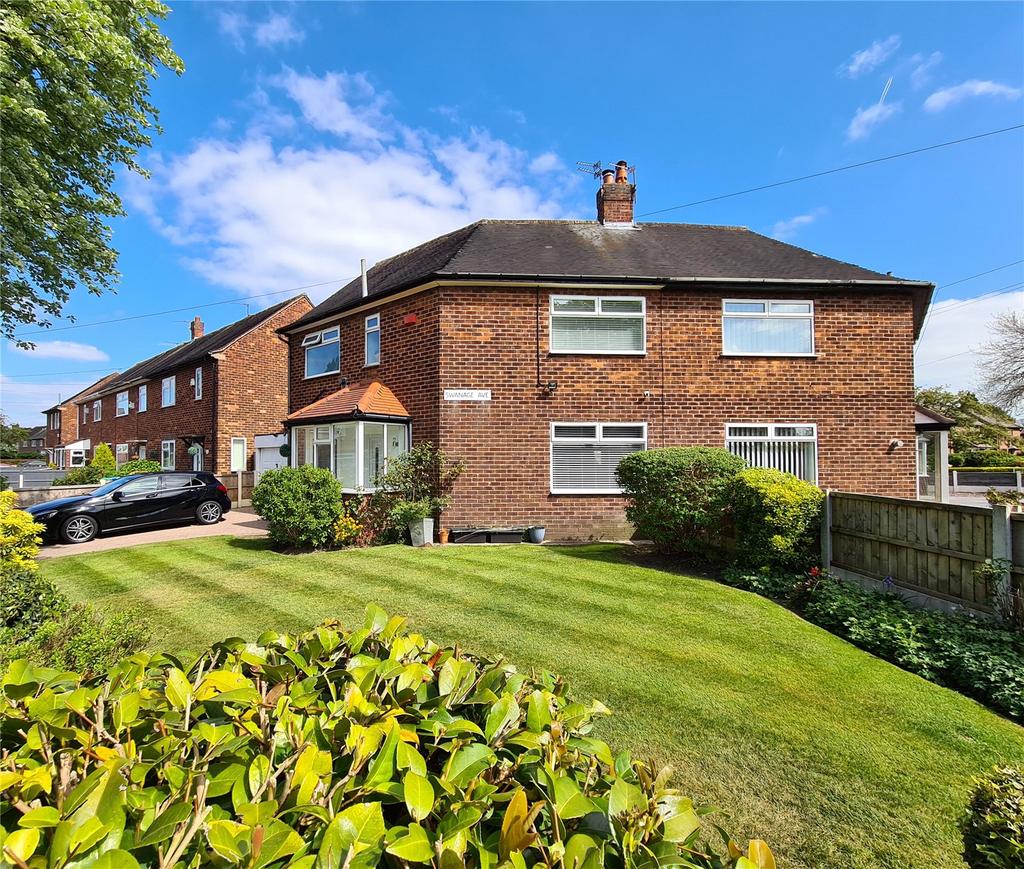 Swanage Avenue, Manchester, M23 3 bed semidetached house for sale £
