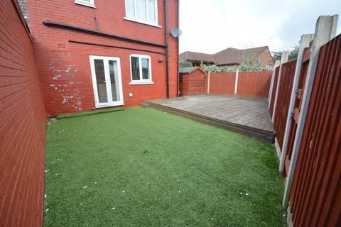 100 Warrington Road, Widnes, WA8 0AS