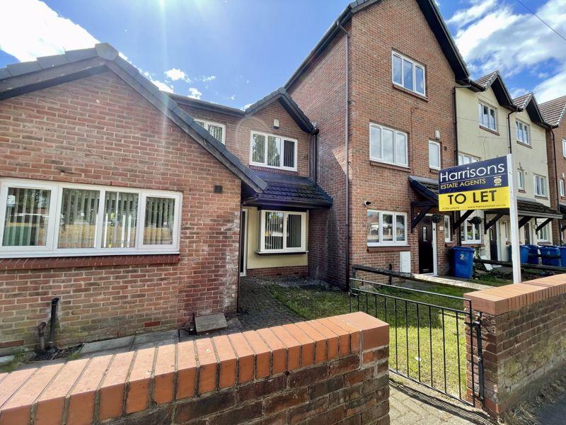 Cronton Lane Mews, Widnes, Cheshire 3 bed terraced house £750 pcm (£