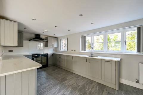 4 bedroom detached house for sale, Kings Road, Headcorn, Ashford, TN27