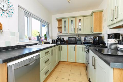 4 bedroom terraced house for sale, Park Road, Dawley Bank