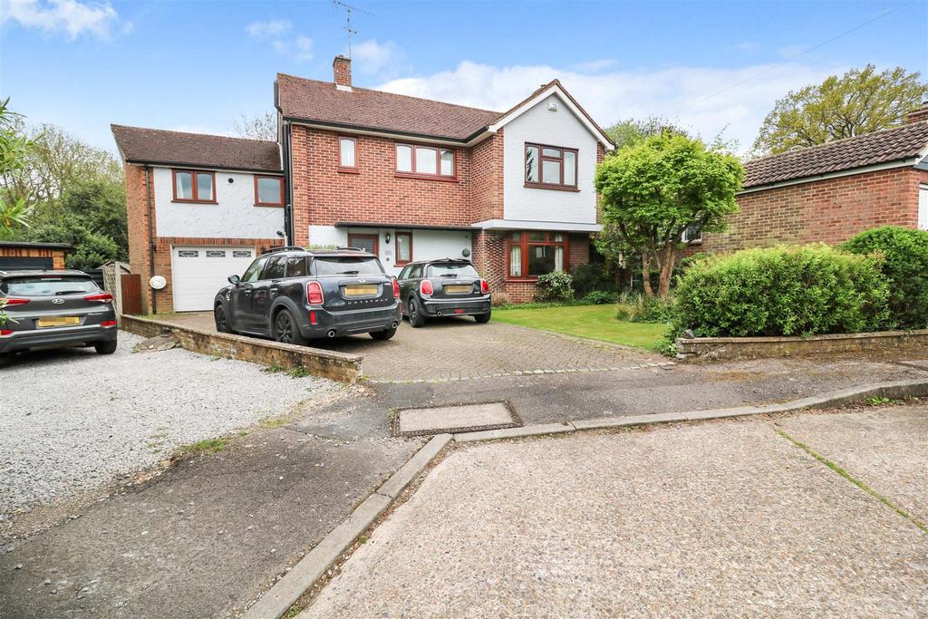 Falconers Park, Sawbridgeworth 4 bed detached house £700,000