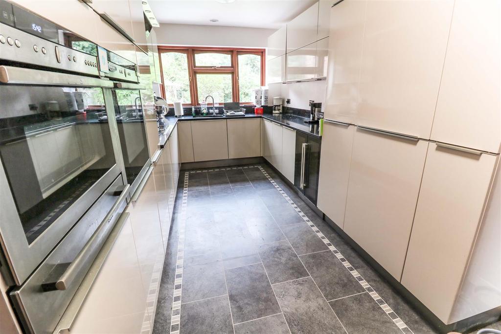 Falconers Park, Sawbridgeworth 4 bed detached house £700,000