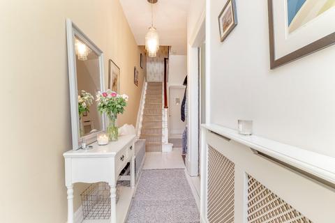 30 West End Avenue, Harrogate, HG2 9BY