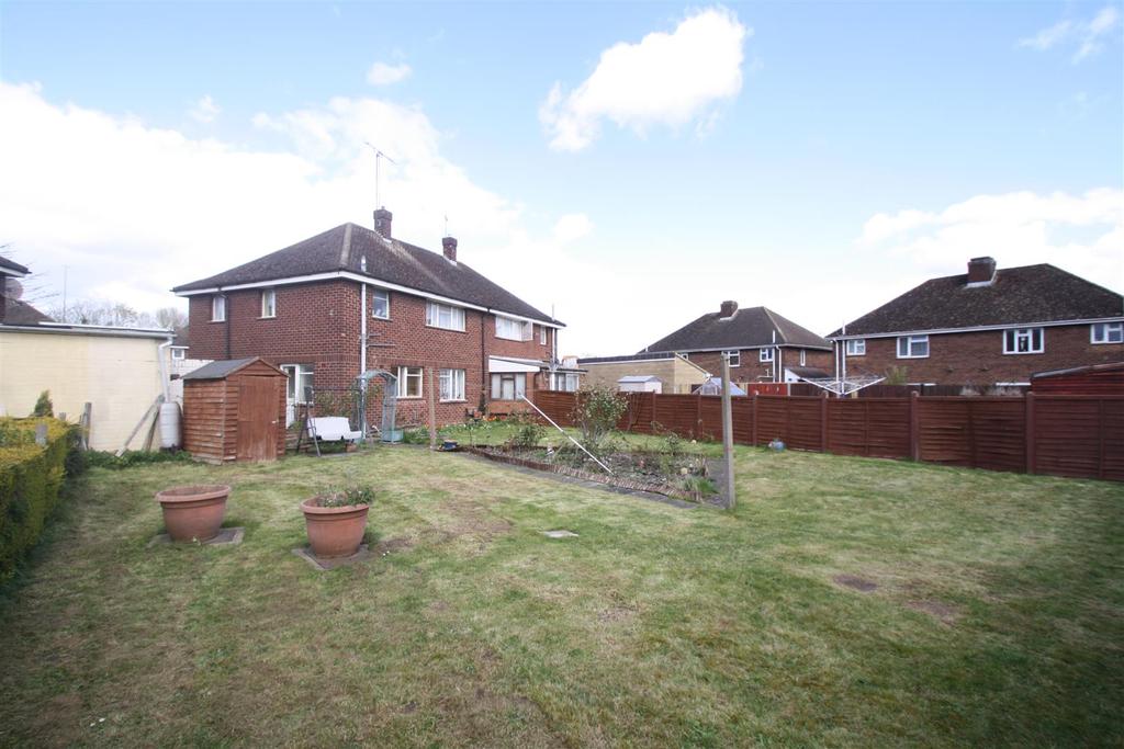 The Crescent, Bletchley, Milton Keynes 3 bed semidetached house £290,000