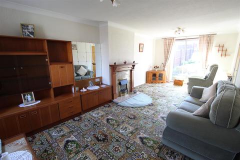 3 bedroom terraced house for sale - Holmfield Road, Clayton West, Huddersfield, HD8 9NE