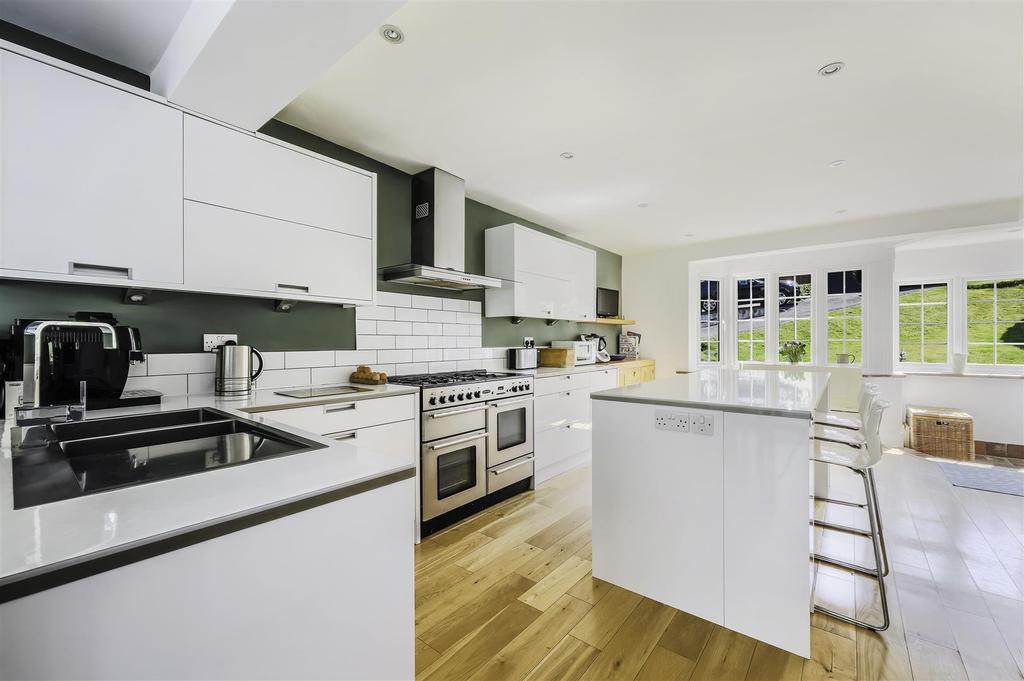 Drive Spur, Kingswood, 4 bed semidetached house £875,000