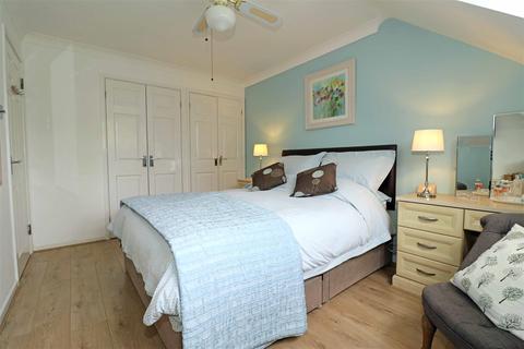 Flat 3, Eastgate House Castle Lane, Warwick, CV34 4BT