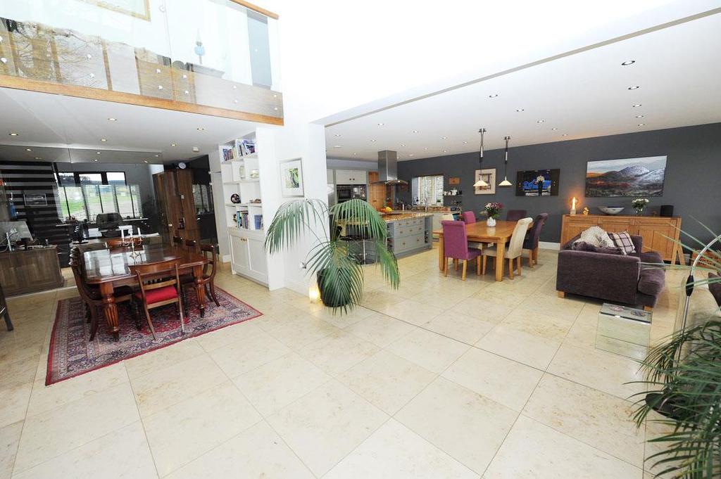 Atrium dining room