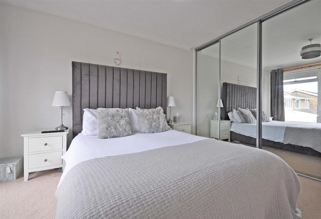 Bedroom 1b.jpg
