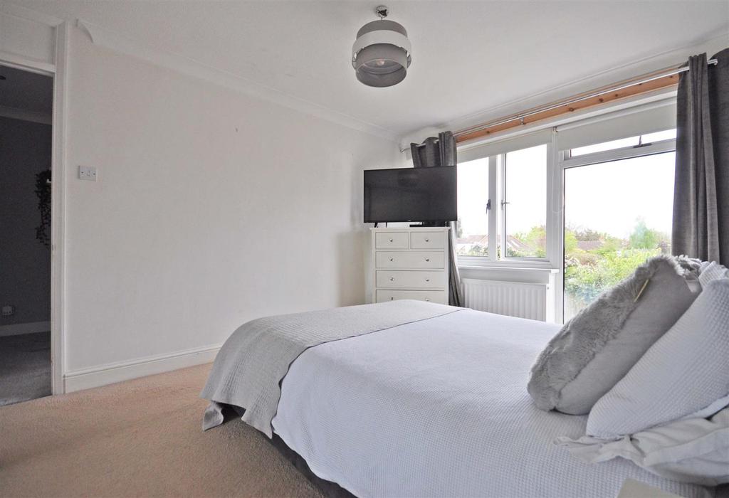 Bedroom 1.jpg