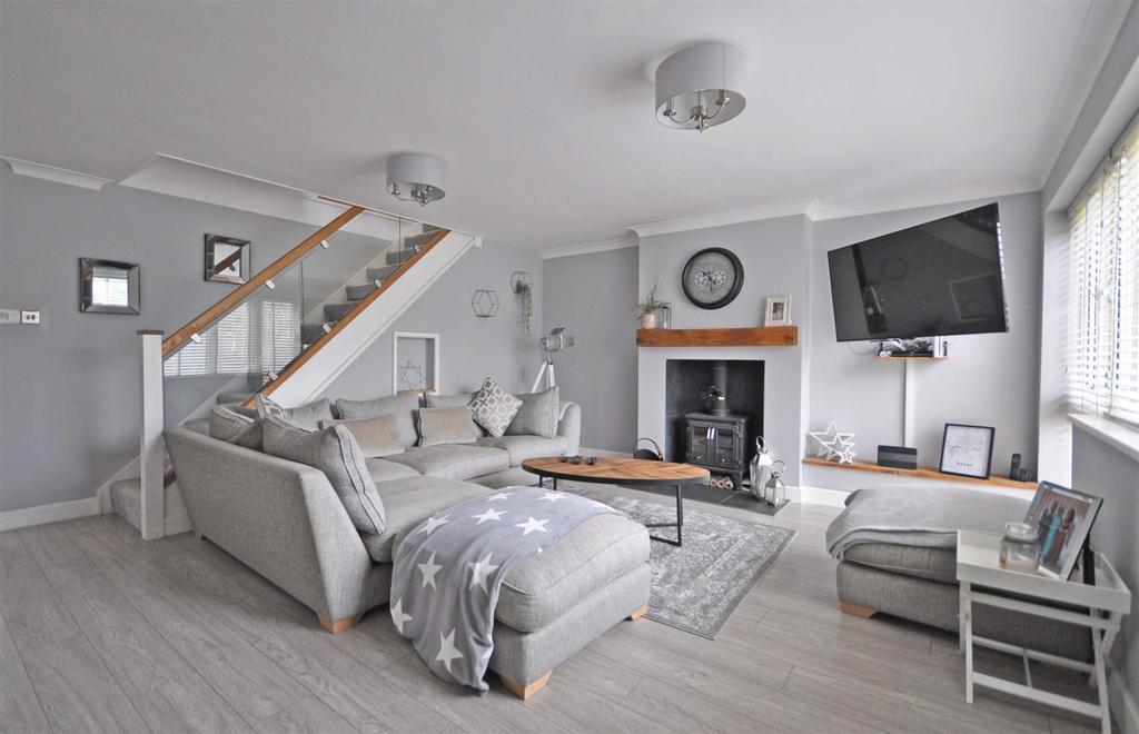 Lounge b.jpg